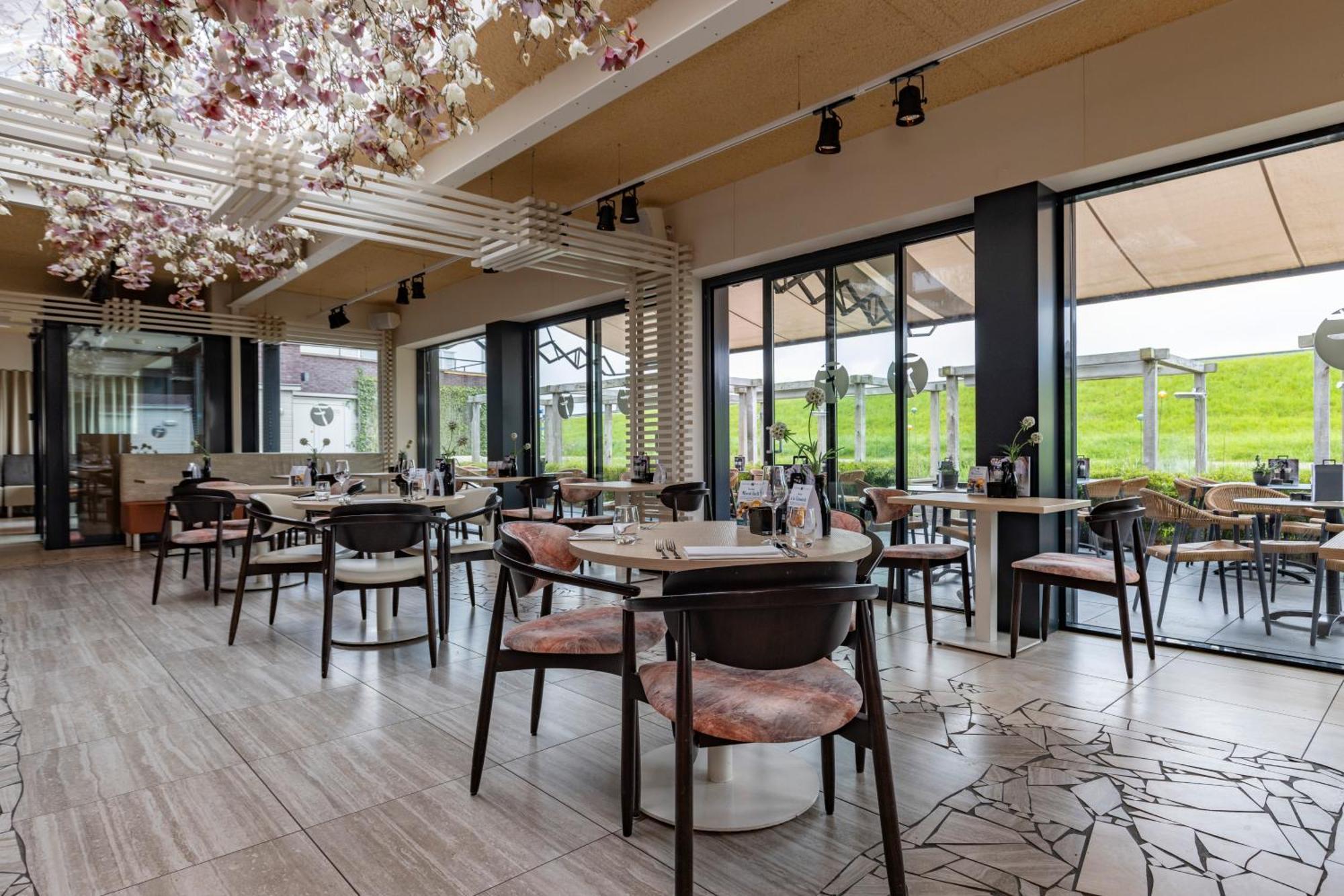 Fletcher Wellness-hotel Kamperduinen Hotel 4*